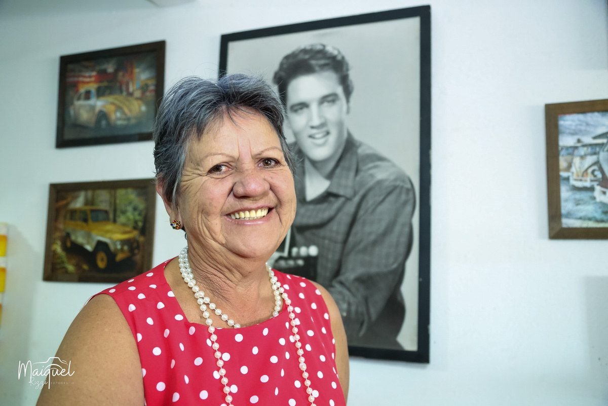 Retrato de convidada em evento